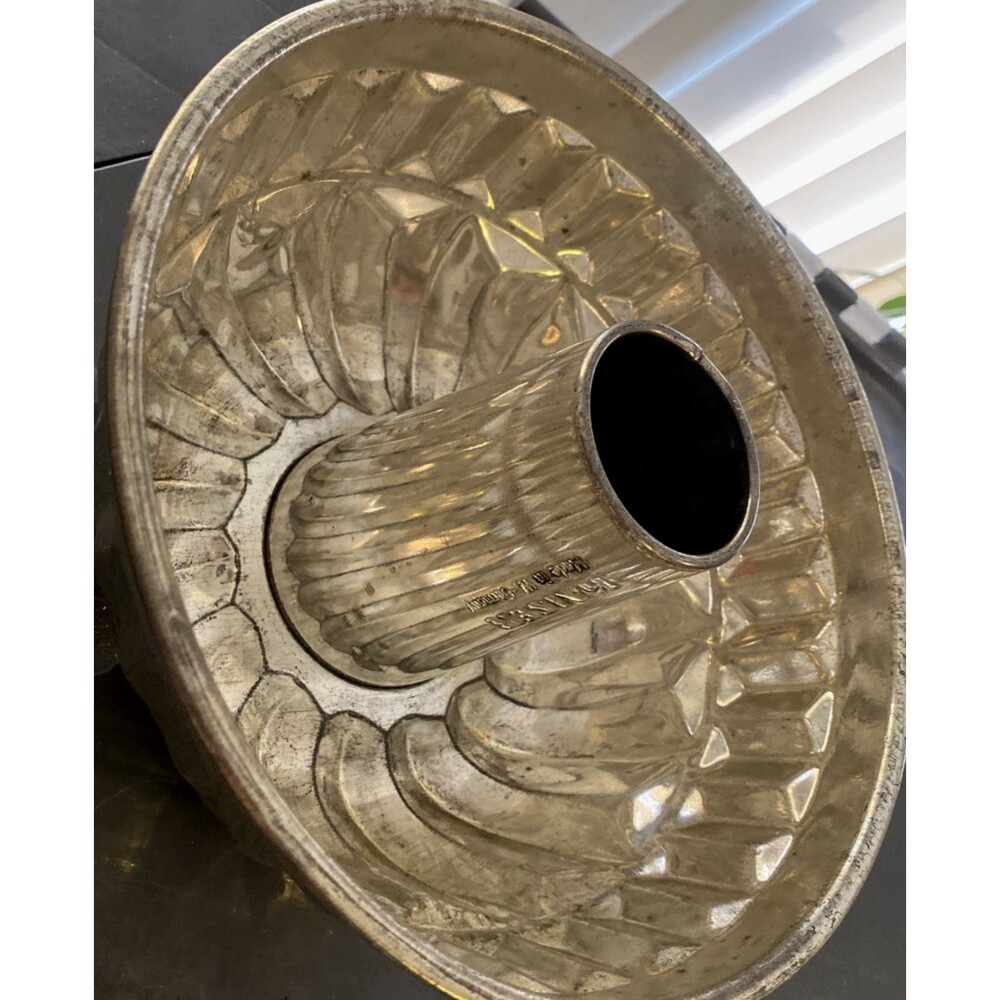 Kaiser Bundt Pan Jello Mold Fluted Bakeware Made in West Germany 9" Farmhouse - Picture 8 of 15